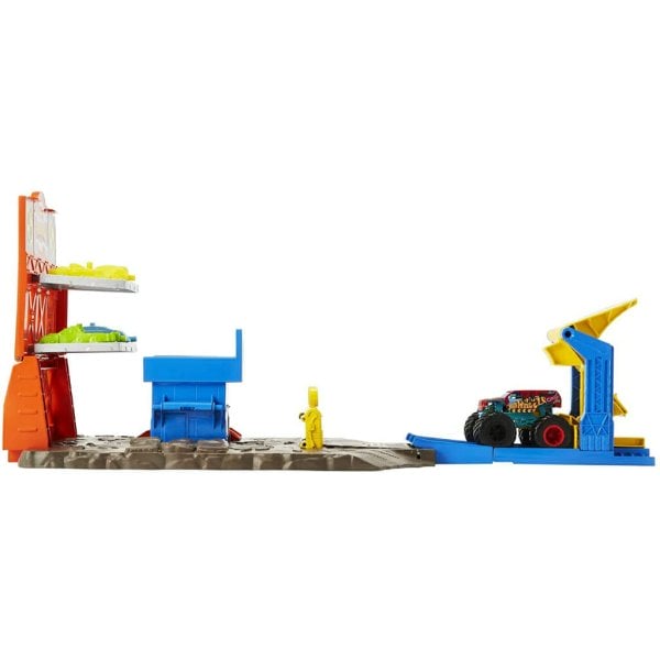 hot wheels monster trucks blast station playset with 1 164 scale hw demo derby & 3 crushable cars (1)