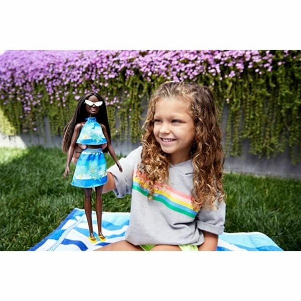 barbie loves the ocean beach themed doll brunnette 2