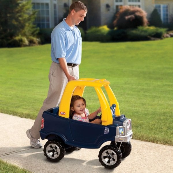 little tikes cozy truck ride on with removable floorboard2