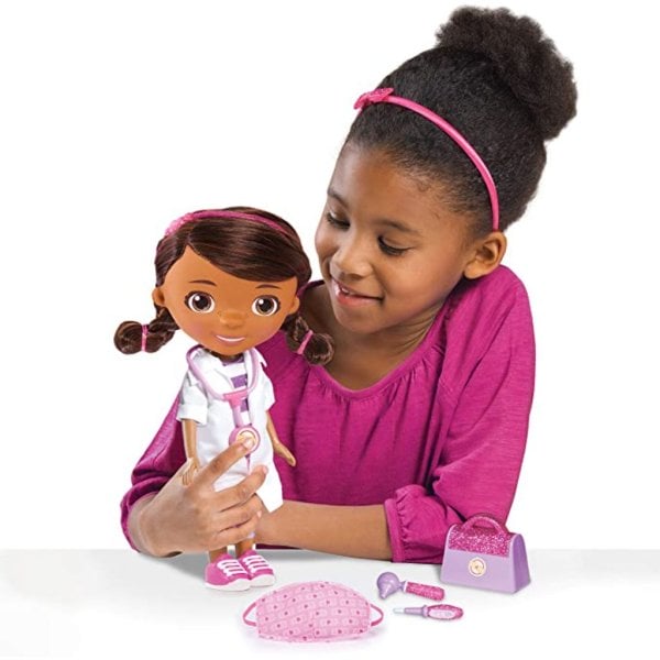 disney junior doc mcstuffins wash your hands singing doll, with mask & accessories (3)